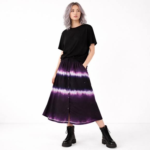 LuLaRoe Dresses & Skirts - LuLaRoe XL Purple Black Tie Dye Button Front Skirt